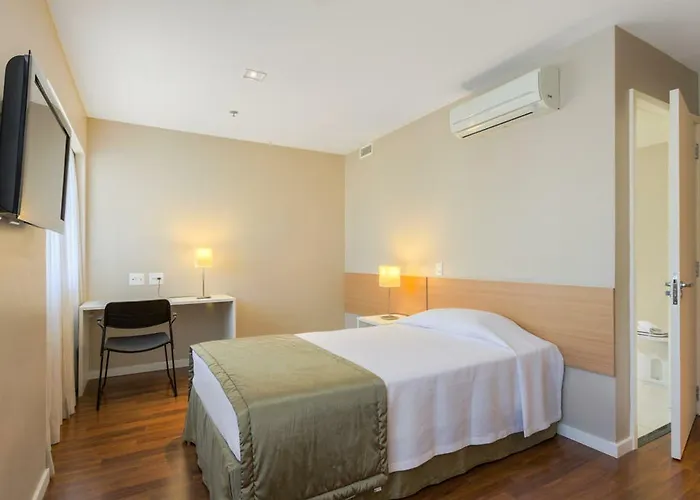 Hotel Nacional - Proximo Ao Complexo Hospitalar Santa Casa E Ufrgs Porto Alegre