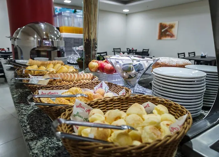 Nacional - Proximo Ao Complexo Hospitalar Santa Casa E Ufrgs Hotel 3*