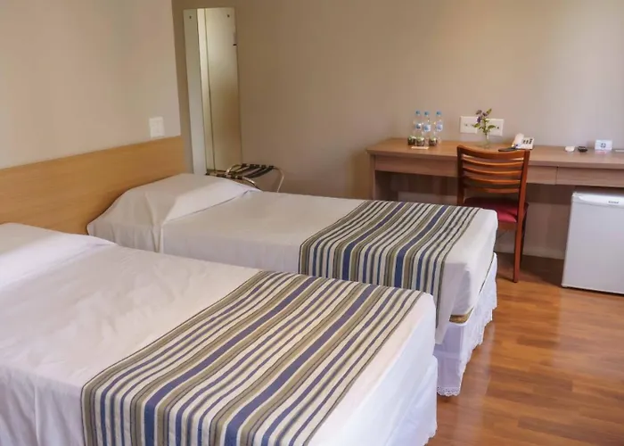 Hotel Nacional - Proximo Ao Complexo Hospitalar Santa Casa E Ufrgs 3*