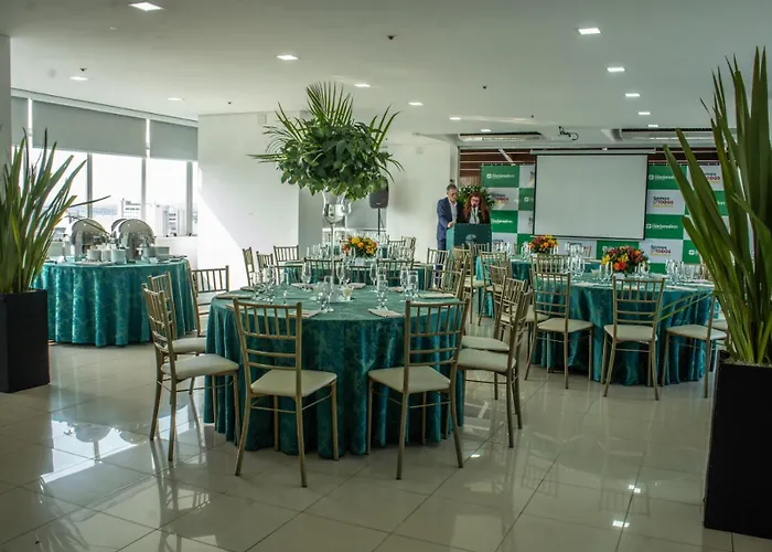 Nacional - Proximo Ao Complexo Hospitalar Santa Casa E Ufrgs Hotel 3*