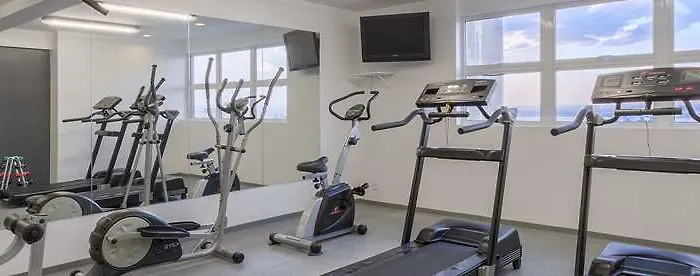 Nacional - Proximo Ao Complexo Hospitalar Santa Casa E Ufrgs 3* Porto Alegre